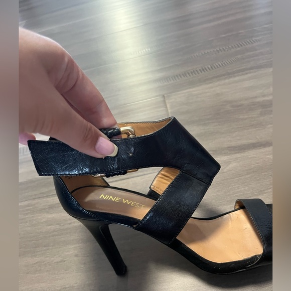 Nine West black heels - Picture 5 of 9